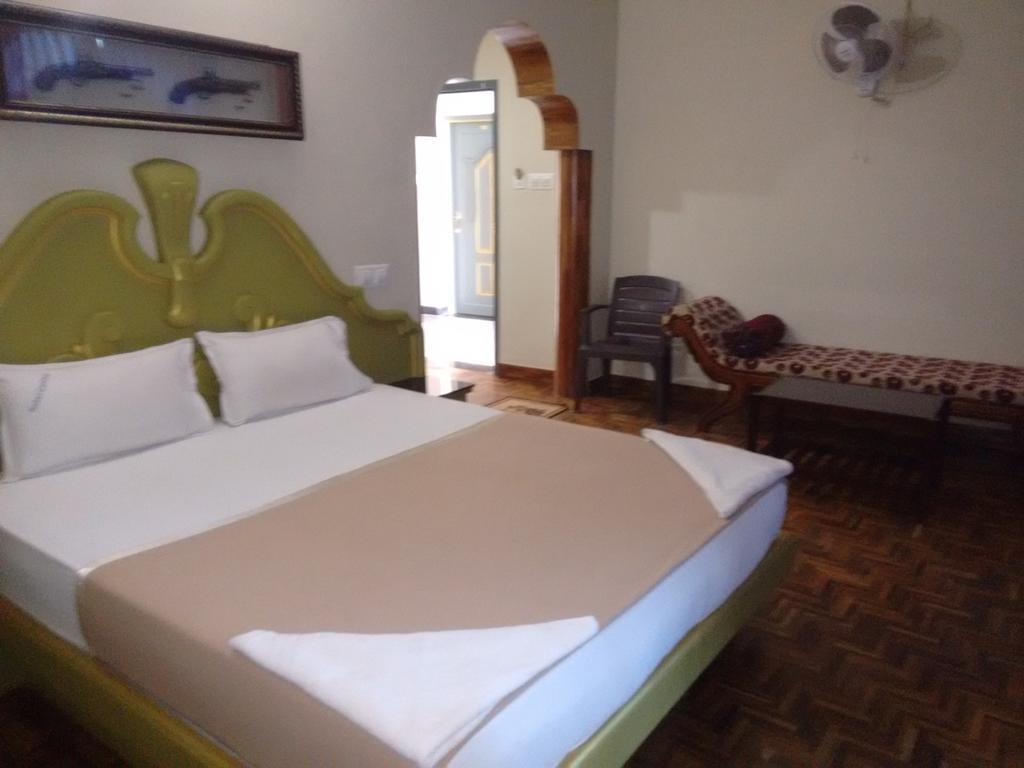 Hotel Chithra Канниякумари Номер фото