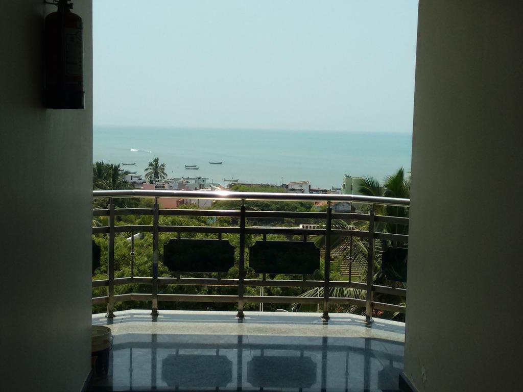 Hotel Chithra Канниякумари Экстерьер фото