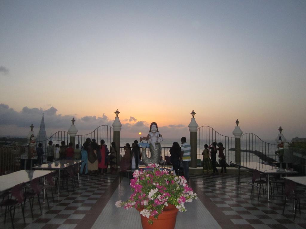 Hotel Chithra Канниякумари Экстерьер фото